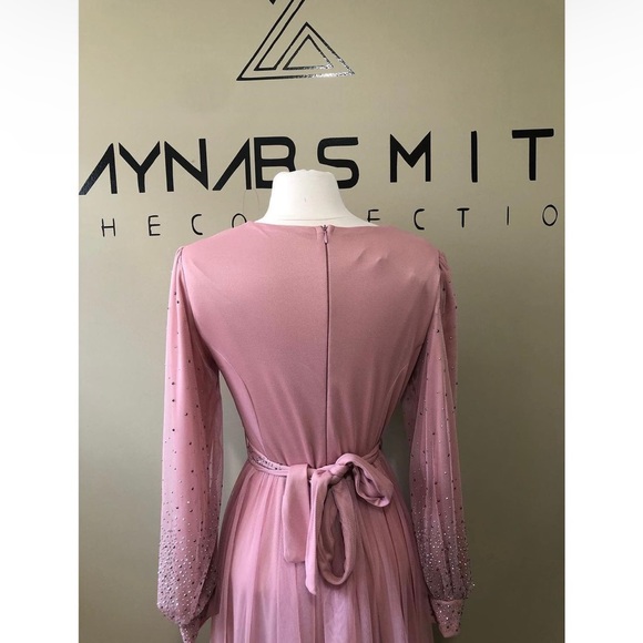 Pink beaded dress with belt - Picture 8 of 14